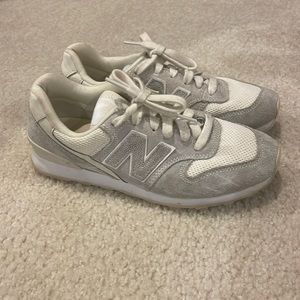 New balance women’s 696 - size 6 - ivory